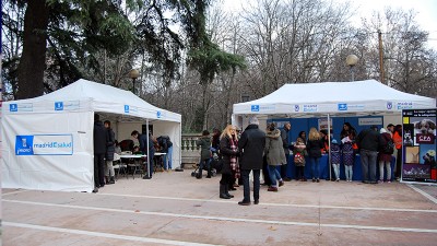 Vista general de carpas de Madrid Salud del concurso de dibujo