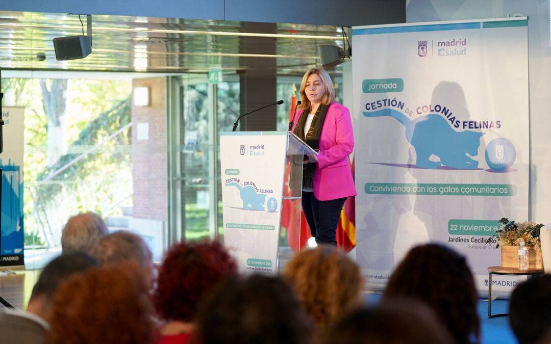 La vicealcaldesa y delegada de Seguridad y Emergencias, Inma Sanz, ha inaugurado la Jornada sobre la gestión de las colonias felinas